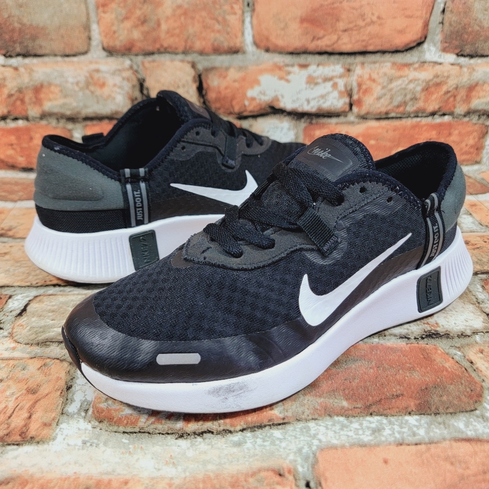 Nike Reposto 'Black White' Sneakers Youth Size 7Y